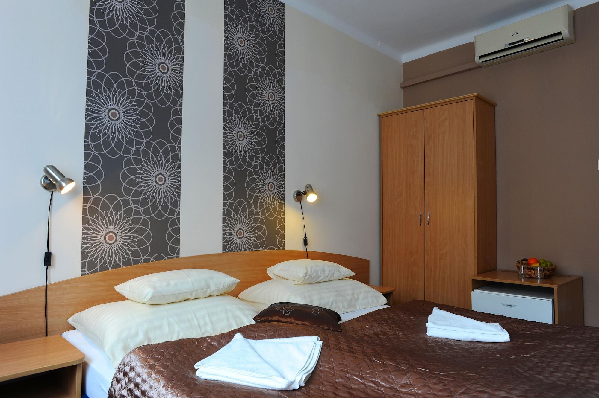 Hotel Papillon 3*